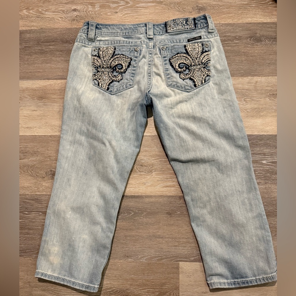 Miss Me Signature  Cuffed Capri Pants
